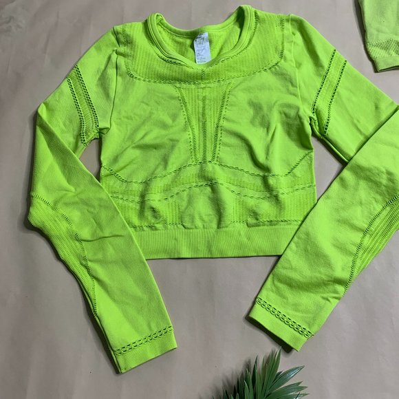 Women's Fabletics Leggings and Crop Top Set - Size Small - Picture 2 of 11